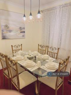 3 bedroom semi-detached house to rent, Wallsend Road, North Shields, NE29