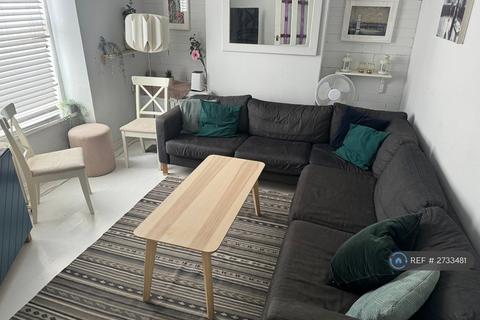 4 bedroom terraced house to rent, Planet Street, Cardiff, CF24