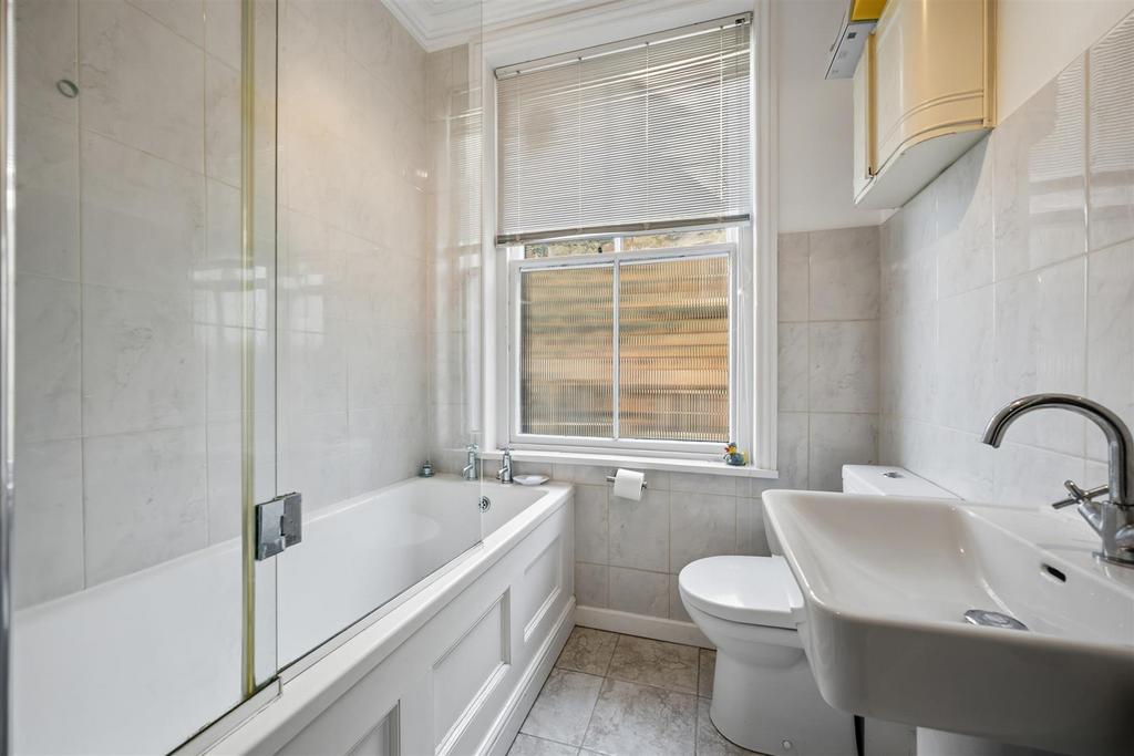 Bathroom.jpg