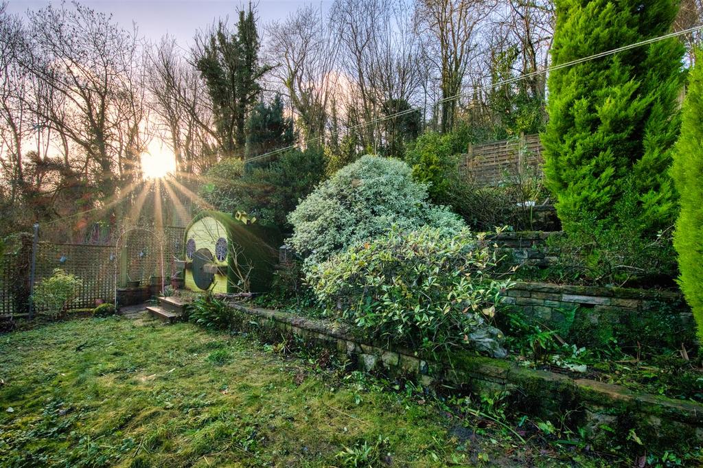 Rear Garden - lawn and flower beds.jpg