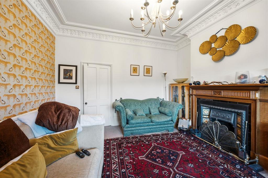 Sitting Room to door.jpg