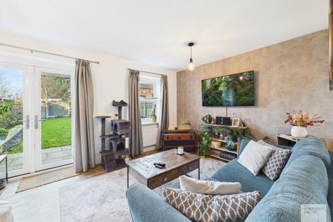 3 bedroom semi-detached house to rent, Holland Street :: Platting