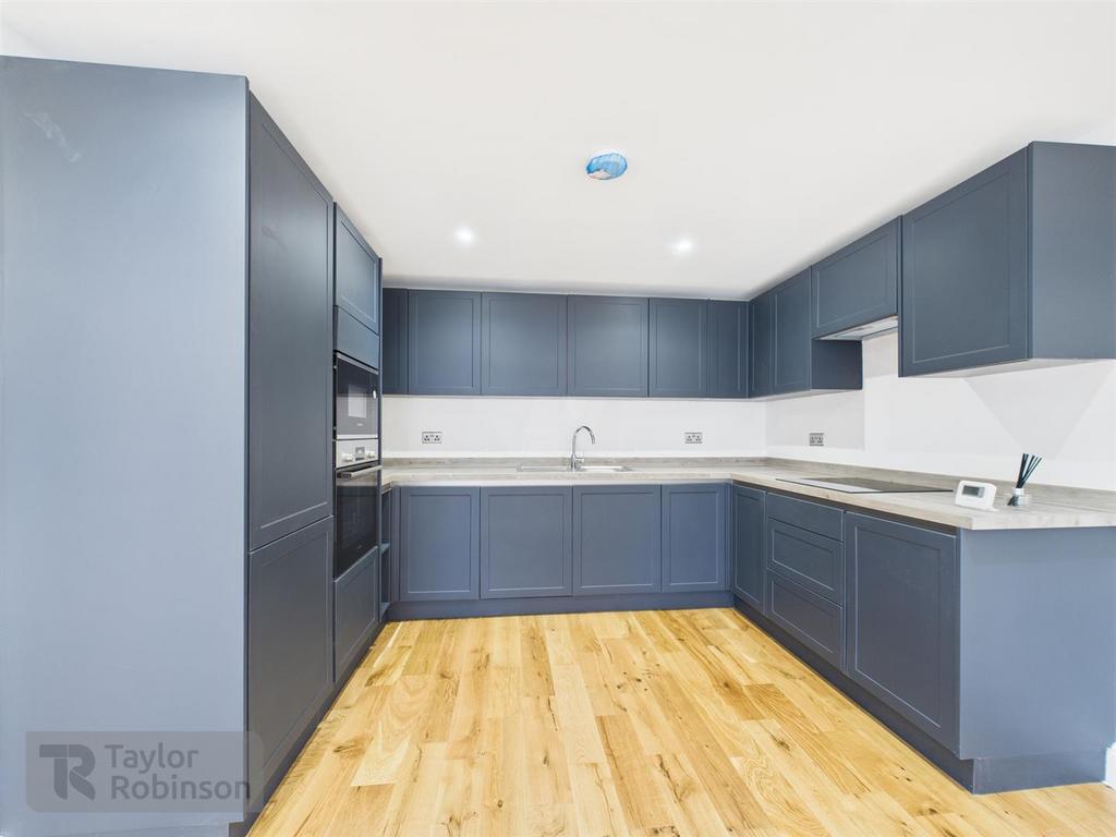 CAM02600 G0-PR0613-STILL003.jpg