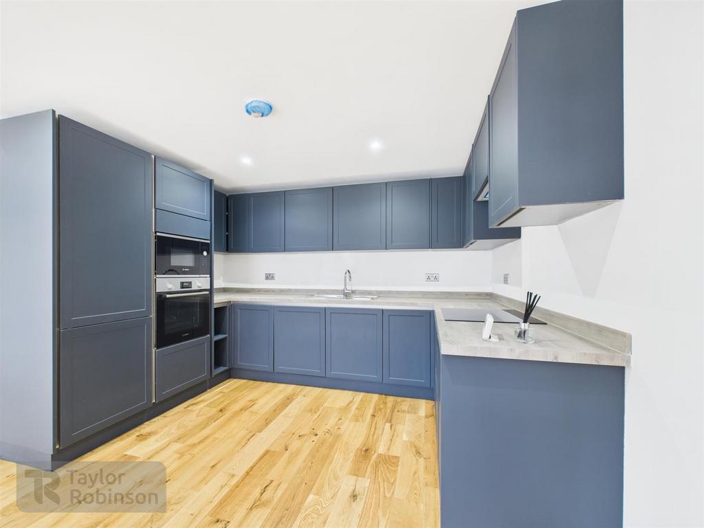 CAM02600 G0-PR0613-STILL004.jpg