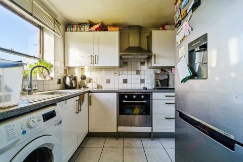 1 bedroom flat for sale, Gibson Close, Isleworth TW7