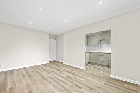 undefined, Woodland Grove, Epping