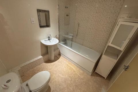 2 bedroom flat to rent, Queensgate, Maidstone ME16