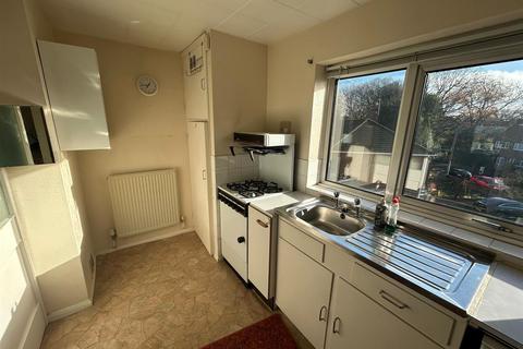 2 bedroom apartment for sale, The Dell, Feltham