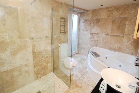 3 bedroom end of terrace house for sale, High Street West, Derbyshire SK13
