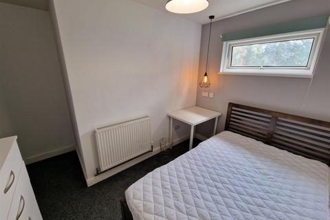 undefined, Moss House Close, Birmingham, B15