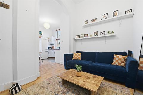 1 bedroom apartment for sale, Osterley Gardens, Chevy Road, Hanwell Borders