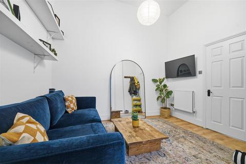 1 bedroom apartment for sale, Osterley Gardens, Chevy Road, Hanwell Borders