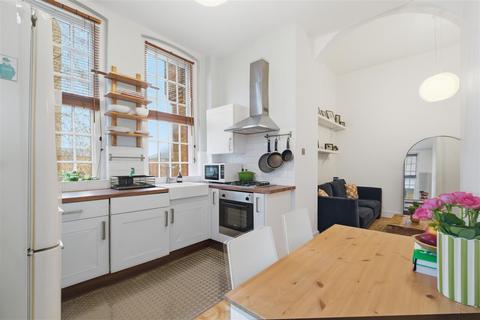 1 bedroom apartment for sale, Osterley Gardens, Chevy Road, Hanwell Borders