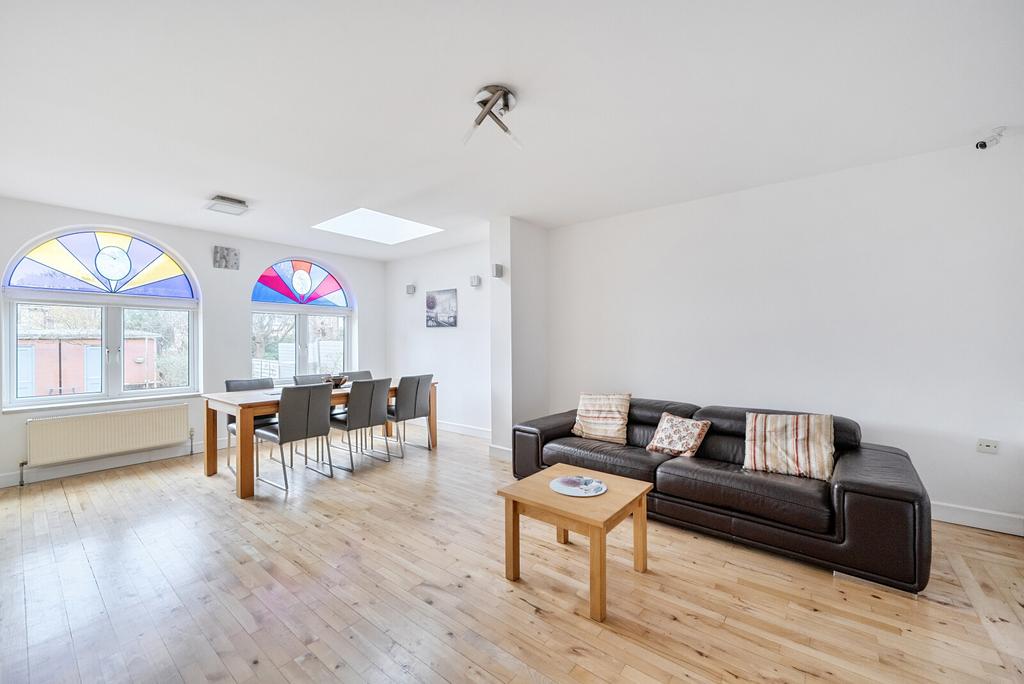 Sitting/Dining Room
