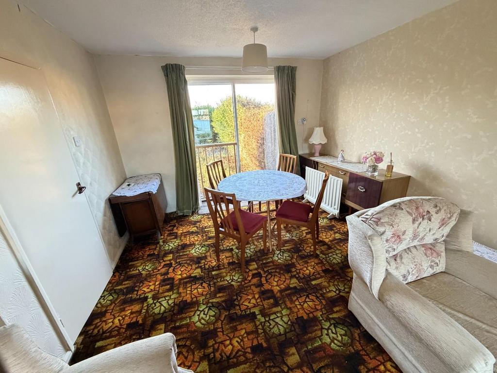 Lounge/dining room
