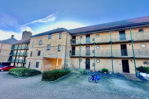 2 bedroom flat to rent, The Lawns, Victoria Road, Ramsgate CT11