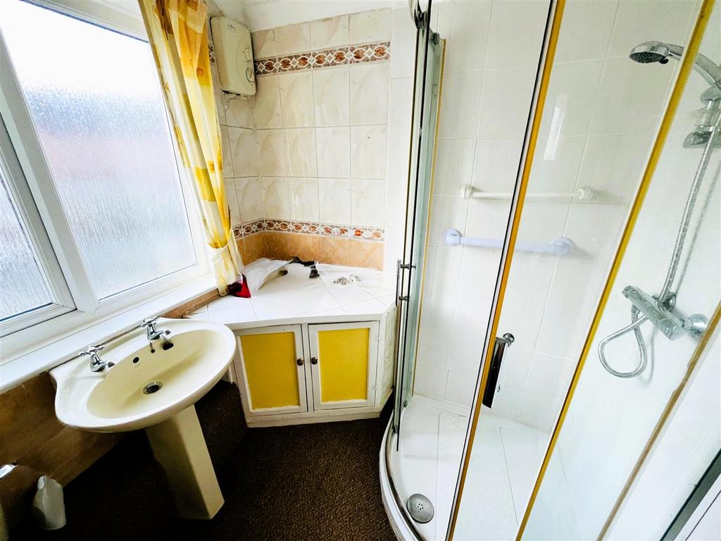 Shower Room.