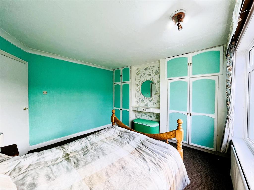Bed 1.