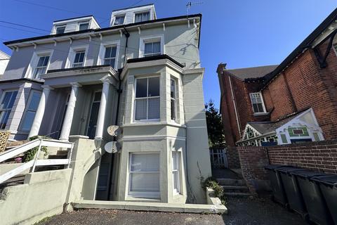 2 bedroom flat to rent, Springfield Road, St. Leonards-On-Sea