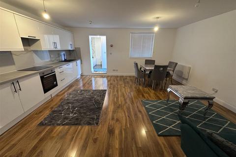 2 bedroom flat to rent, Springfield Road, St. Leonards-On-Sea