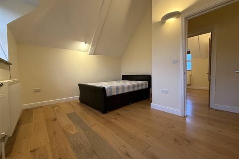 2 bedroom apartment to rent, High Street, London, N8