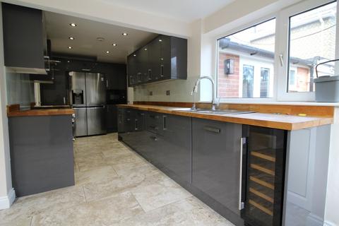 undefined, Savernake Close, Tilehurst, Reading, RG30