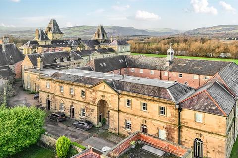 3 bedroom terraced house for sale, Wynnstay Hall Estate, Ruabon.