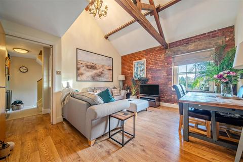 3 bedroom terraced house for sale, Wynnstay Hall Estate, Ruabon.