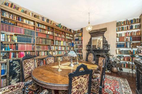 undefined, Vicarage Gardens, London W8