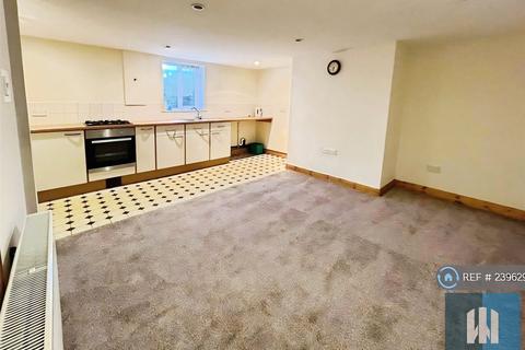 2 bedroom terraced house to rent, Gibson Street, Lindley, Huddersfield, HD3