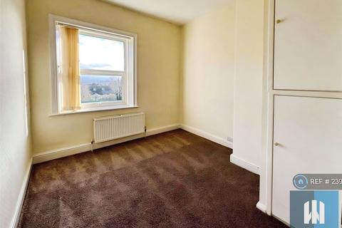 2 bedroom terraced house to rent, Gibson Street, Lindley, Huddersfield, HD3