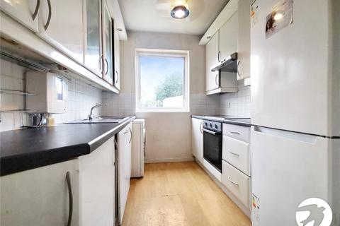 3 bedroom semi-detached house to rent, Brampton Road, Bexleyheath, DA7