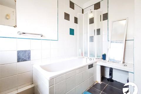 3 bedroom semi-detached house to rent, Brampton Road, Bexleyheath, DA7