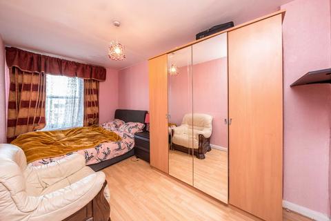 1 bedroom flat to rent, Fulham Road, Fulham SW6