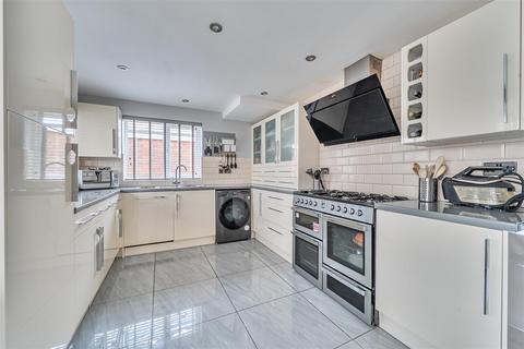 3 bedroom semi-detached house for sale, Aldermere Road, Kidderminster