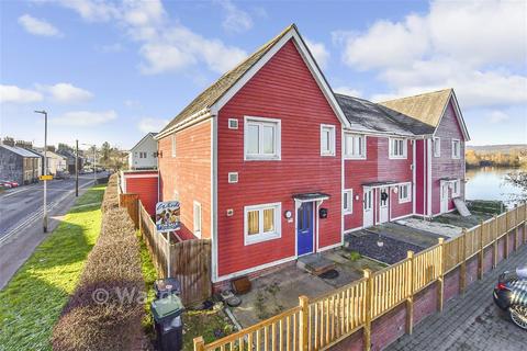 3 bedroom end of terrace house for sale, New Hythe Lane, Larkfield, Kent