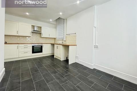 4 bedroom semi-detached house to rent, Malvern Road, Wirral CH45