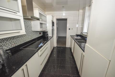 2 bedroom flat for sale, Brabourne Street, South Shields
