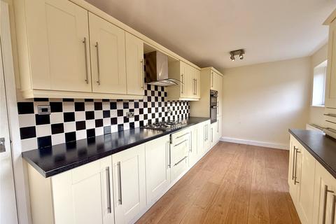 4 bedroom detached house to rent, Bridgend Drive, Southport PR8