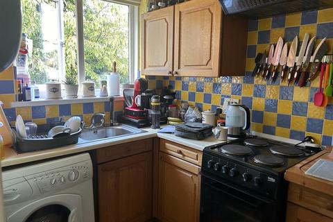 2 bedroom flat for sale, Apperley Way, Halesowen