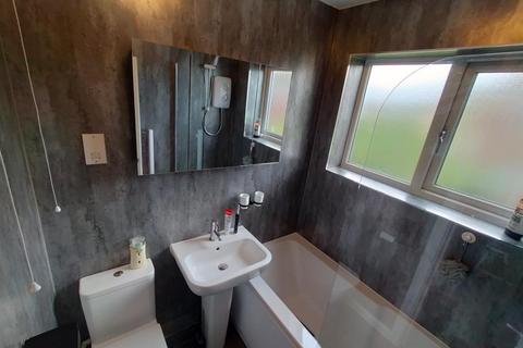 2 bedroom flat for sale, Apperley Way, Halesowen