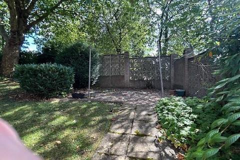 2 bedroom flat for sale, Apperley Way, Halesowen