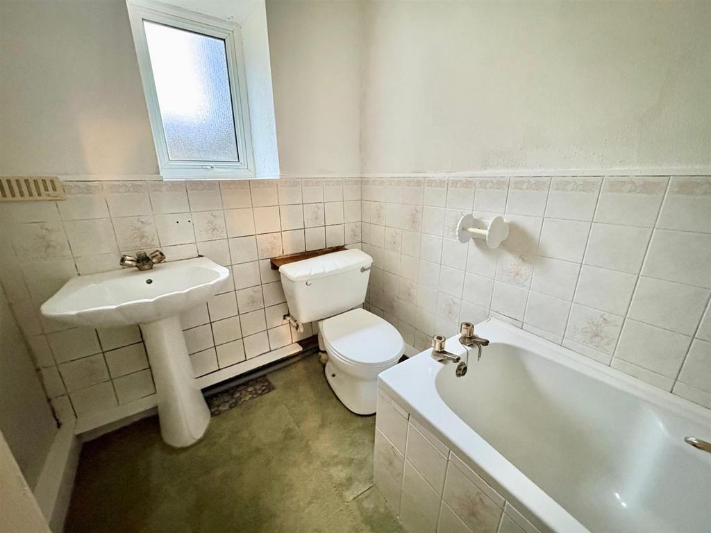14 Prospect - Bathroon.jpg