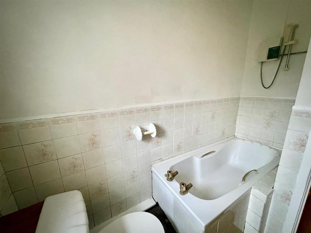 14 Prospect - Bathroom 2.jpg