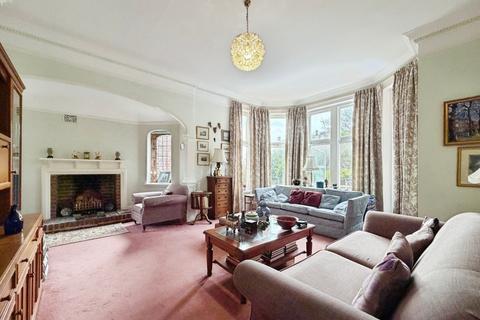 3 bedroom flat for sale, Earls Avenue, Folkestone