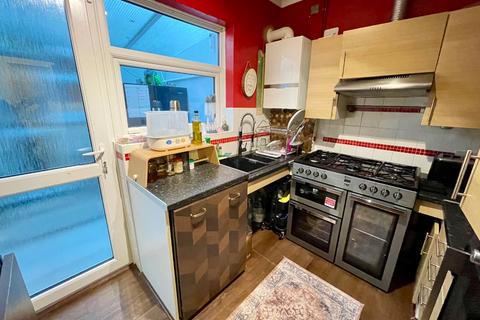 undefined, Exton Avenue, Luton, Bedfordshire, LU2 0LH