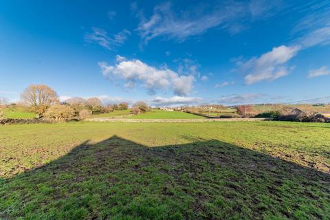 Land for sale, Paddock and Stables off Green Balk Lane, Lepton, HD8