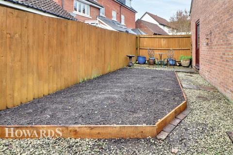 2 bedroom end of terrace house for sale, Oakfield Road, Long Stratton