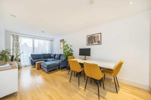 2 bedroom flat for sale, Streatham High Road, London SW16