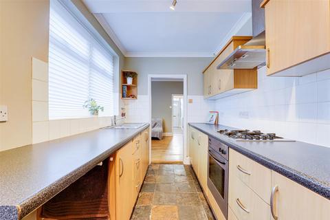 2 bedroom terraced house for sale, Pyatt Street, Nottingham NG2